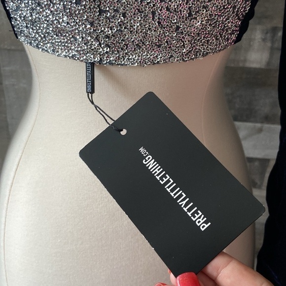 NWT! PrettyLittleThing sequin velvet shrug size 4 elegant glam cocktail party - Picture 7 of 14